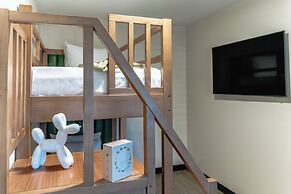 LYFE INN & SUITES by AGA- North Hollywood Universal Studios