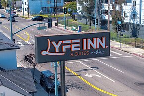 LYFE INN & SUITES by AGA- North Hollywood Universal Studios