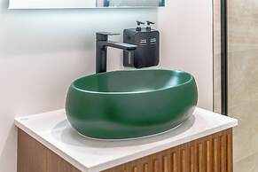 LYFE INN & SUITES by AGA- North Hollywood Universal Studios