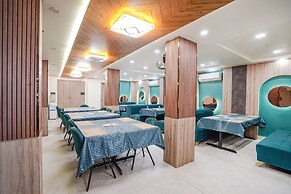 Fabhotel Shrinath Casa Inn
