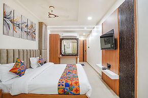 Fabhotel Shrinath Casa Inn