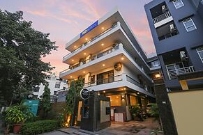 Fabhotel City Suits