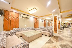 Fabhotel Royal Mountain