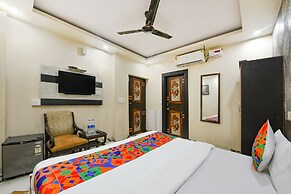 Fabhotel Royal Mountain