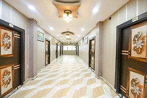 Fabhotel Royal Mountain