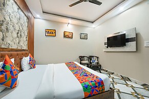 Fabhotel Royal Mountain