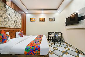 Fabhotel Royal Mountain