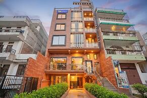 Fabhotel Raghav Raj Inn