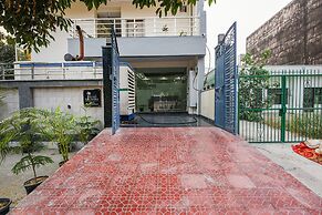 Fabhotel Palm Paradise