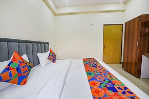 Fabhotel Palm Paradise