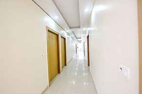 Fabhotel Palm Paradise