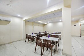 Fabhotel Palm Paradise