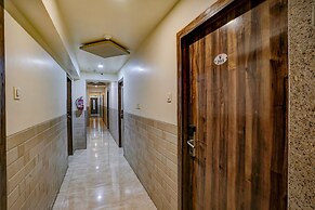 Fabhotel Veera Residency