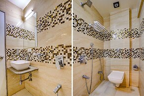 Fabhotel Veera Residency