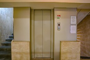 Fabhotel Veera Residency