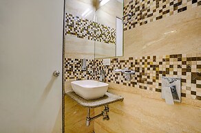 Fabhotel Veera Residency