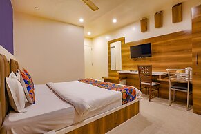 Fabhotel Veera Residency