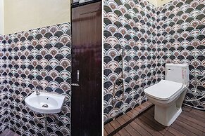 Fabhotel Triweni Palace