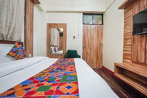 Fabhotel Triweni Palace