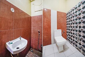 Fabhotel Triweni Palace