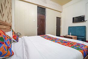 Fabhotel Triweni Palace
