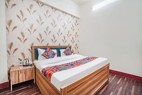 Fabhotel Triweni Palace