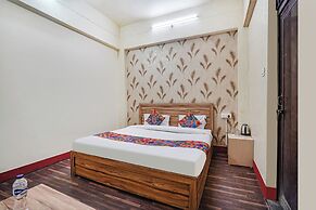 Fabhotel Triweni Palace