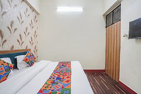 Fabhotel Triweni Palace