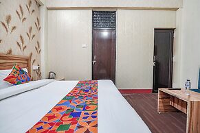 Fabhotel Triweni Palace