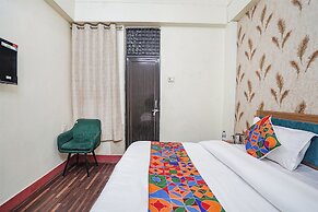 Fabhotel Triweni Palace