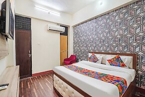 Fabhotel Triweni Palace