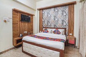 Fabhotel Triweni Palace