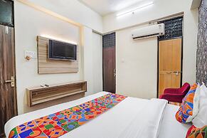 Fabhotel Triweni Palace