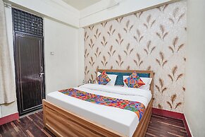 Fabhotel Triweni Palace