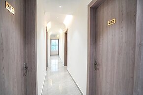 Fabhotel Mahalaxmii Grand