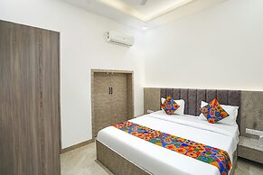 Fabhotel Mahalaxmii Grand