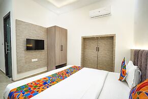 Fabhotel Mahalaxmii Grand