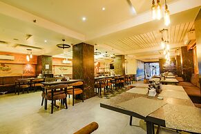 Fabhotel Prime Seven Lake View