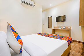 Fabhotel Riza International