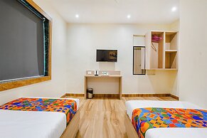 Fabhotel Riza International