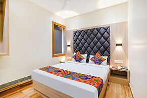 Fabhotel Riza International