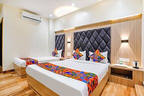 Fabhotel Riza International