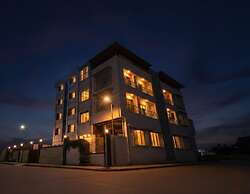 Fabhotel Everest