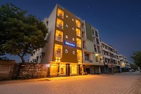 Fabhotel Taugan Inn
