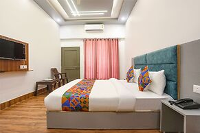 Fabhotel Villa The Suites