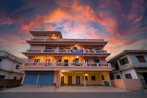 Fabhotel Baga Tulip