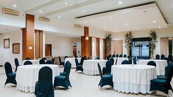 Tuwuh Hotel at Kayutangan