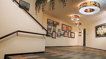 Tuwuh Hotel at Kayutangan