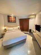 Tuwuh Hotel at Kayutangan