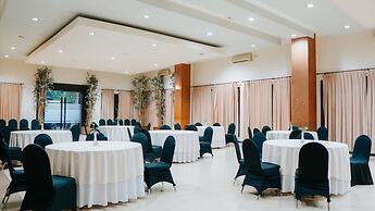 Tuwuh Hotel at Kayutangan